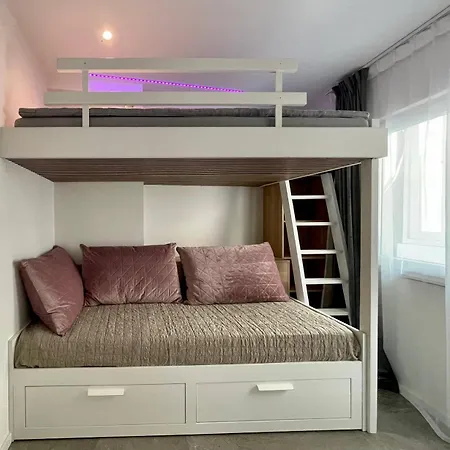 Sea Side Apartment *