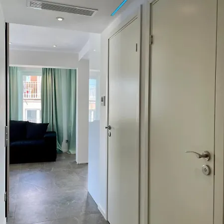 Sea Side Apartment *