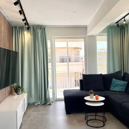Sea Side Apartment *