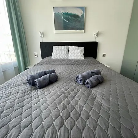 Sea Side Apartment *